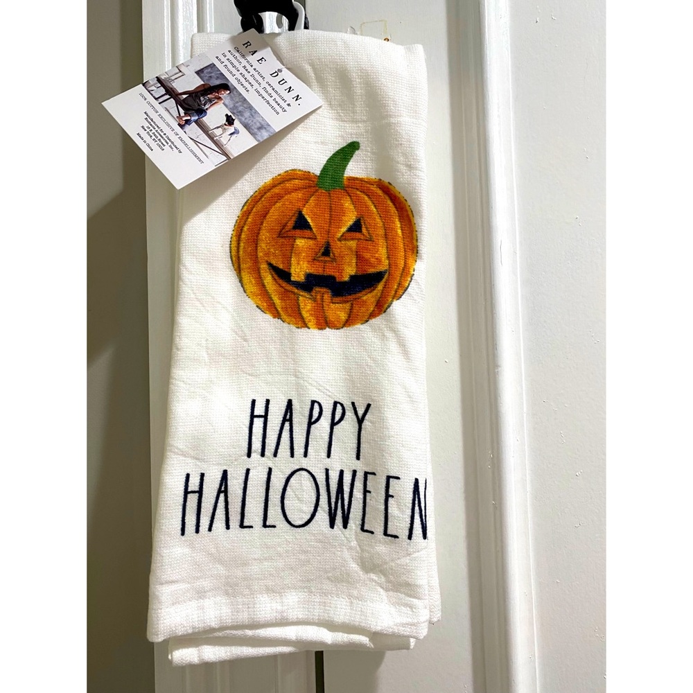 Rae Dunn-
Halloween kitchen Towels With Pumpkin